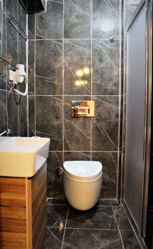 Bathroom 4, La Serena Hotel, Beyoğlu