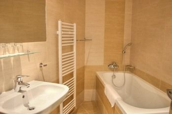 Others 3, City Partner Hotel Gloria, Praha 8