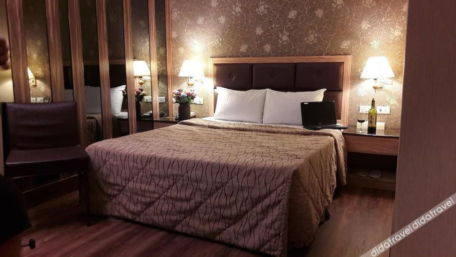 Others 3, Monalisa Hotel, Tainan