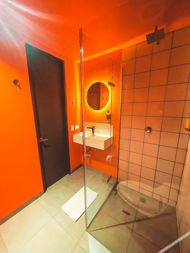 Bathroom 4, Tribe Medellín, Medellín