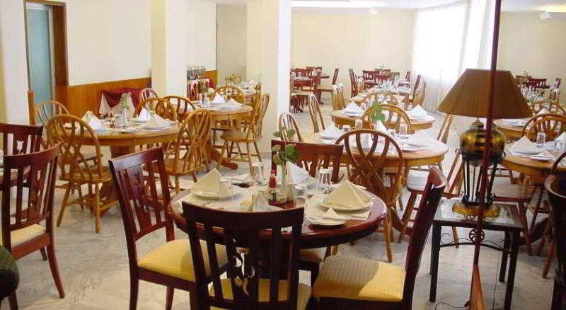 Food & Drinks 5, Al Jawhara Metro Hotel, Dubai