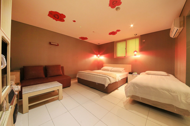 Bedroom 2, Nowon Film 37.2 Hotel, Nowon