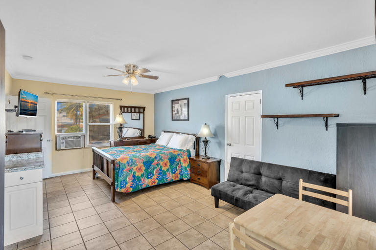 Others 2, The Charter House, Broward