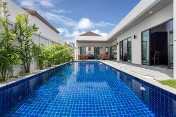 Others 2, Large 3BR Villa with Big Pool by Intira, Pulau Phuket