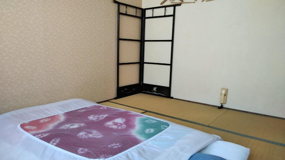 Bedroom 2, Business Ryokan Shofuku, Imabari