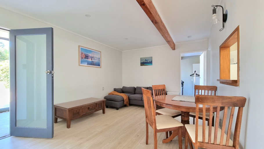 Others 5, Lovely 2- Bedroom Unit with Free Parking, Waitakere