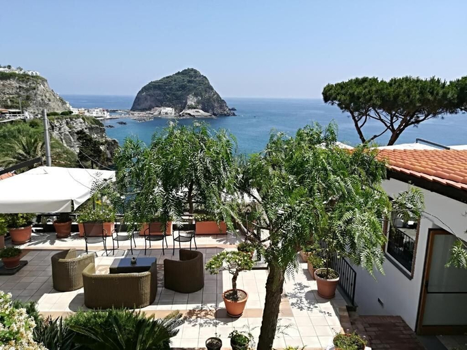 Outdoor dining 3, Hotel Casa Gerardo, Napoli