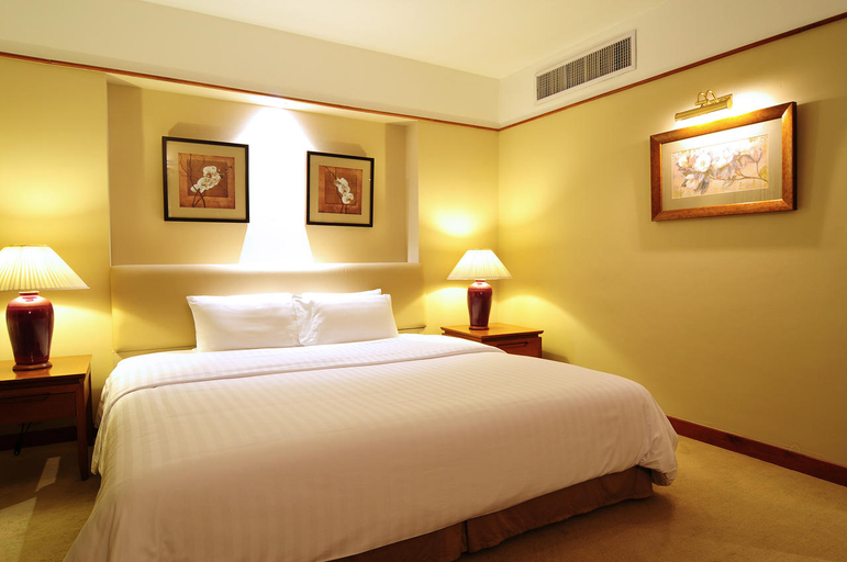 Bedroom 2, Pantip Suites, Sathorn