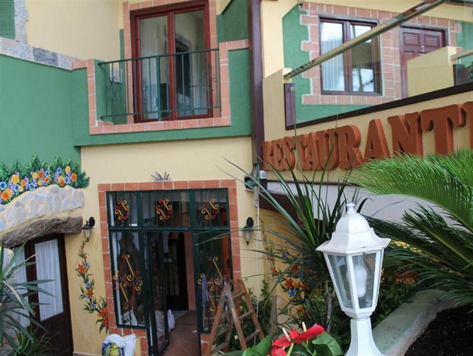 Exterior & Views