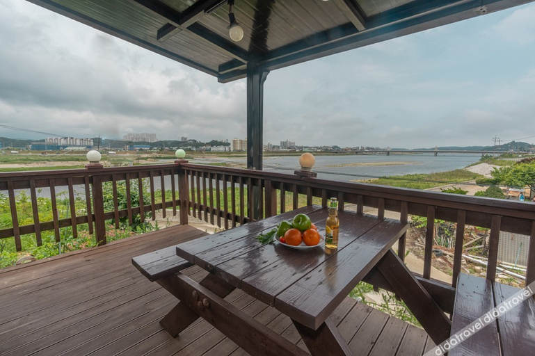 Others 4, Yangyang River Pension, Yangyang