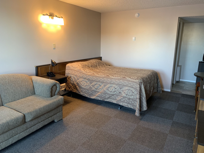 Bedroom 2, Airways Motel, Division No. 12