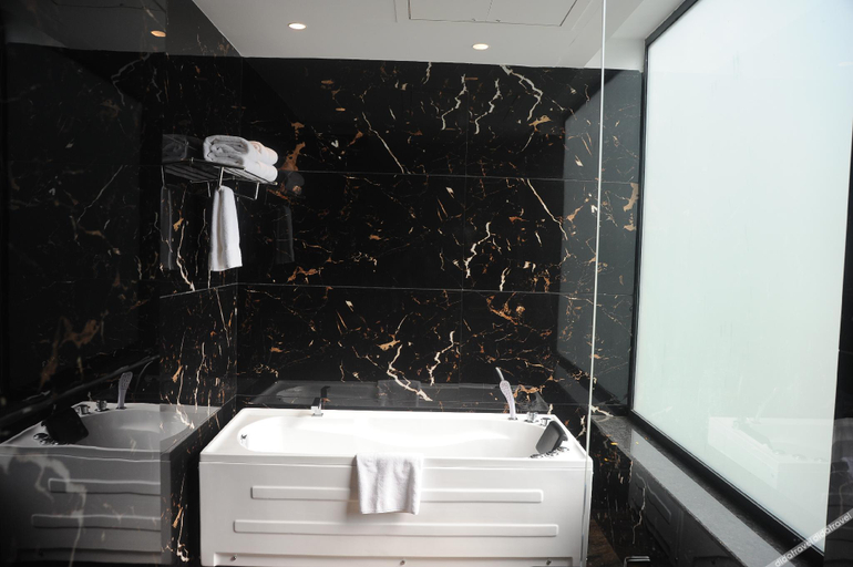 Bathroom 4, Hotel Maryland, Sahibzada Ajit Singh Nagar