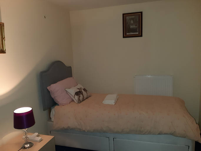 Room 2, Phoenix Guest House, Cumbria