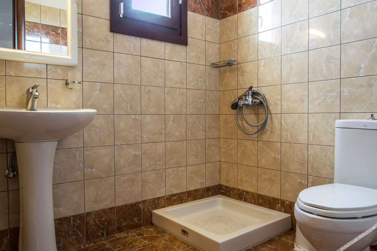 Bathroom 3, Golden Sun Kokkari, North Aegean