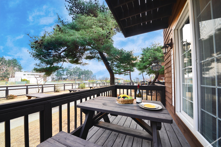 Others 5, Gangneung Sanho Pension, Gangneung