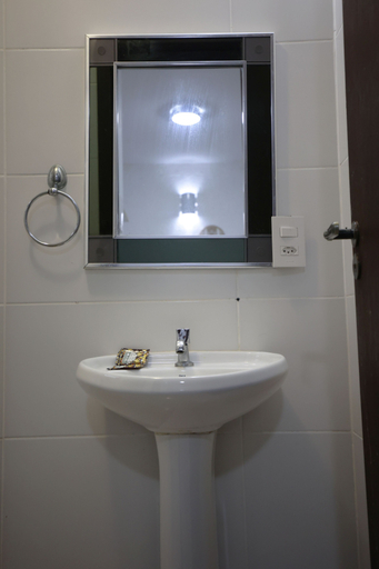 Bathroom 3, Alma Joaquina Guest House, Florianopolis
