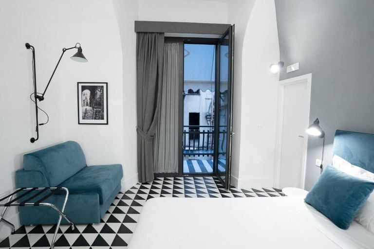 Room 5, Suite Pulcinella, Napoli