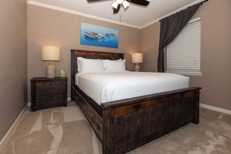 Room 5, Lakefront Family Home Private Dock With Huge Views, Camden