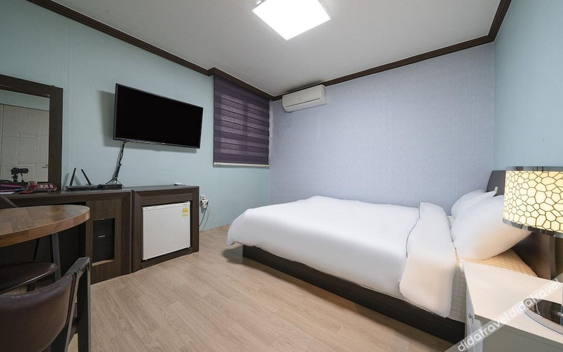 Bedroom 2, Jinju Seongju, Jinju