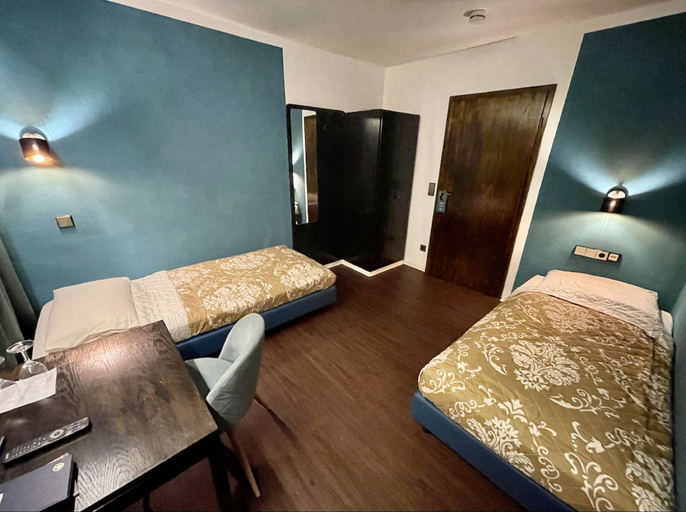 Others 3, LILTON Hotel Zuffenhausen, Stuttgart