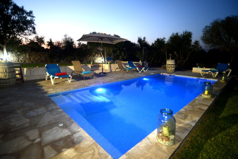 Others 2, Finca Rustica Sineu-Binataref, Baleares