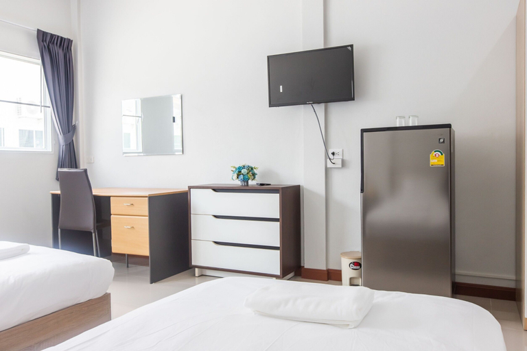 Bedroom 4, Tonsoi Hathairat, Khlong Sam Wa