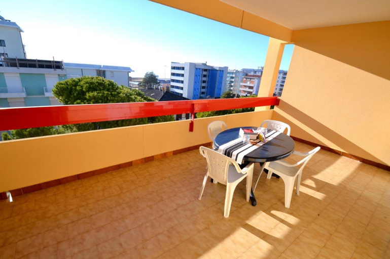 Balcony/terrace 2, Sunny apartment steps from the sea in Bibione, Venezia