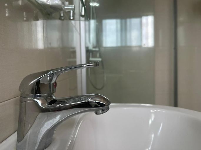 Bathroom 5, MJ Grand Hotel, Accra
