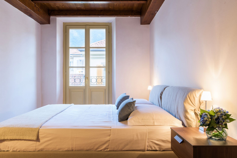 Bedroom 2, Contrada San Giacomo, Como