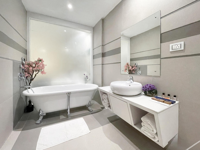 Bathroom 5, Royal Orbit, Jabalpur