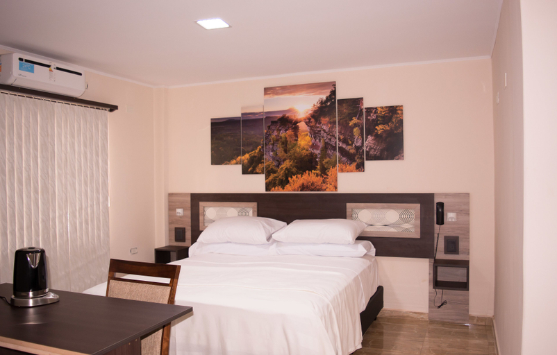 Others 4, Austral Hotel, Cainguás