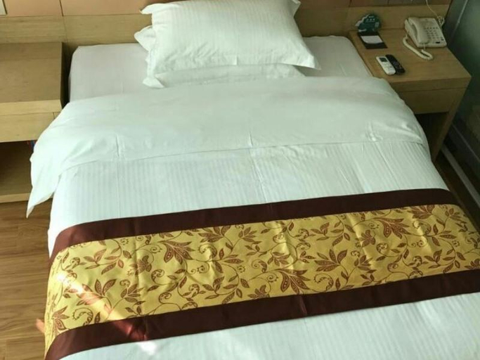 Bedroom 5, GreenTree Inn Shanghai Minhang District Lianhang Road Subway Station Express Hotel, Shanghai