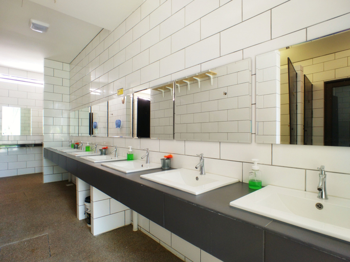 Bathroom 4, Beds In Garden Hostel Sdn Bhd, Kinta