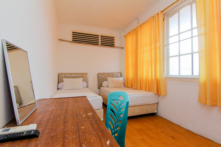 Others 4, Lestari Guesthouse, Padang