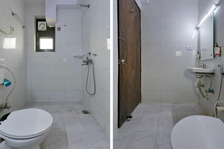 Bathroom 3, Hotel Admire Inn Sec-19 BY ASPL, Gautam Buddha Nagar