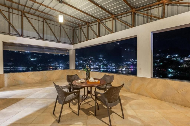 Outdoor dining 4, ELIVAAS Lakeview Manor 3-BHK Luxurious, Nainital