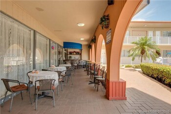 Others 4, Gorgeous Gem, Walk from the Ocean!!, Broward