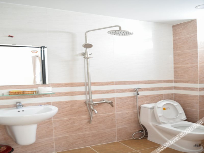 Bathroom 5, New Vung Tau Hotel, Vũng Tàu