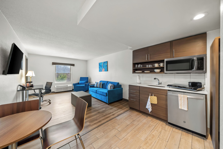 Others 5, MainStay Suites Foxboro – Mansfield, Foxborough