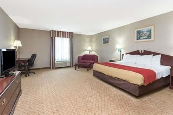 Other 2, Lux Hotel, Crisp
