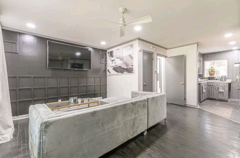 Bathroom 5, The Sweet Creek Luxurious Villas, Fulton