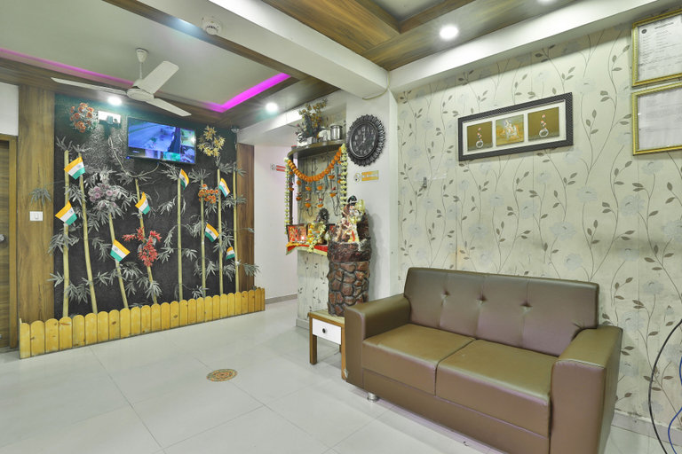Public Area 3, Hotel Red Rose Guest House, Ahmadabad