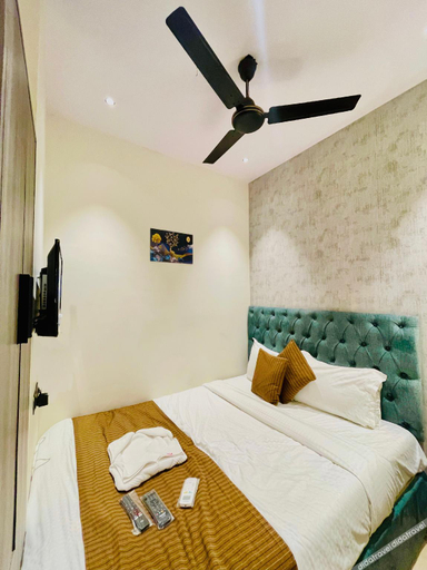 Bedroom, HOTEL LIME WOOD , Mumbai Suburban