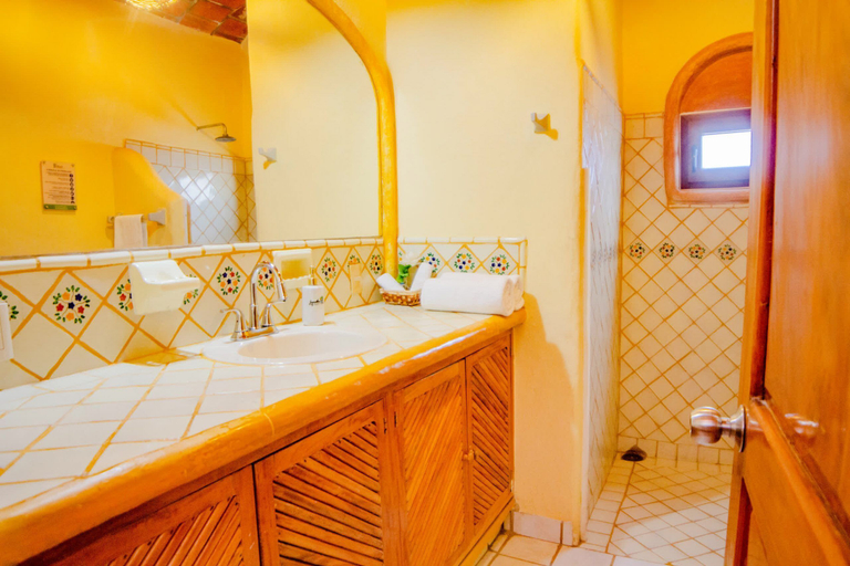 Bathroom 3, Bungalows Jaqueline, Compostela