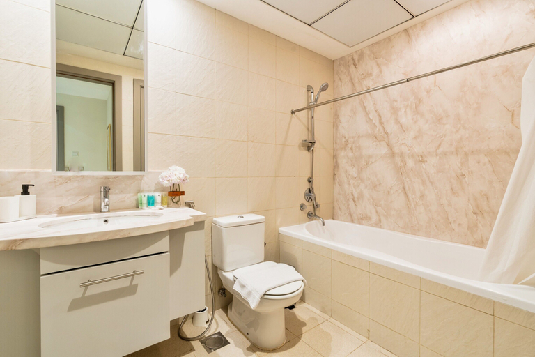 Bathroom, Luxurious 1B With Opera & fountains views, Dubai