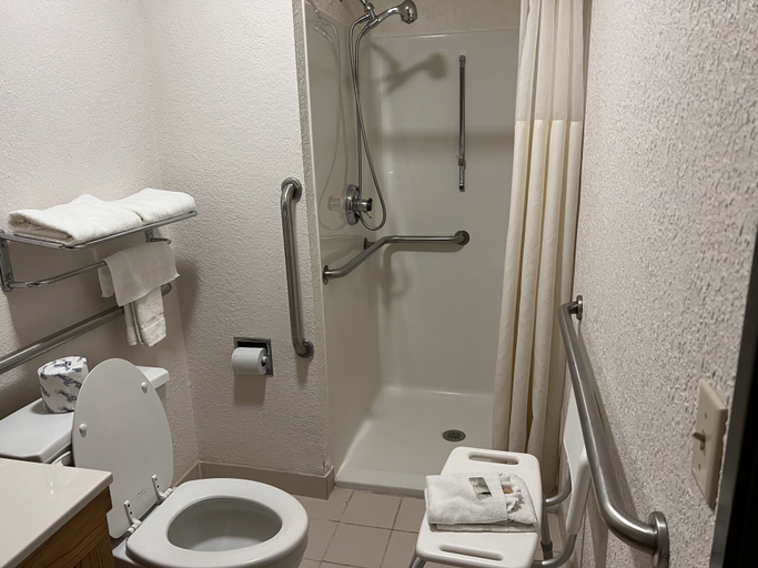 Bathroom 4, Express Inn & Suites, Adams