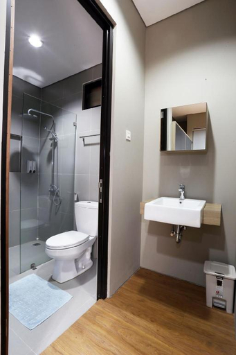 bathroom 13