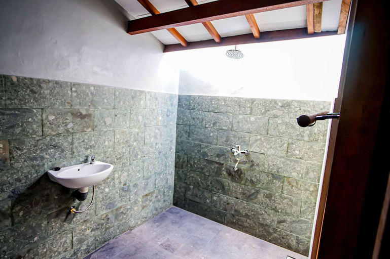 Bathroom 3, Cening Bagus Bungalows, Badung
