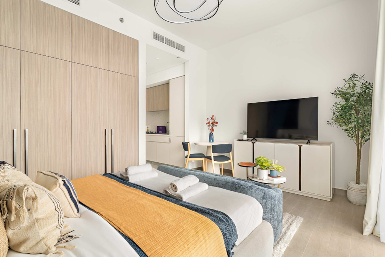 Room 4, Silkhaus Chic Studio Sobha Hartland Kensington, Dubai