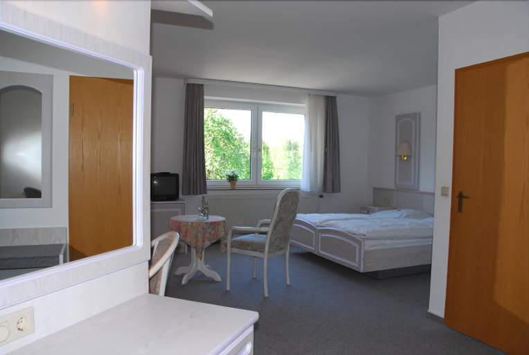 Bedroom 2, Landhotel Helms, Celle